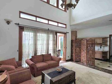 DiJual Rumah Asri dan luas daerah Jakarta Selatan di Pondok Indah