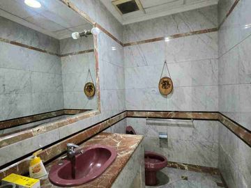 DiJual Rumah Asri dan luas daerah Jakarta Selatan di Pondok Indah