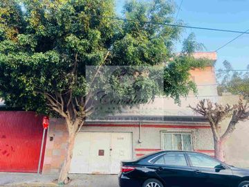 CASA EN VENTA - 6 Recámaras - $1,290,000 cómprala como inversión!!!!