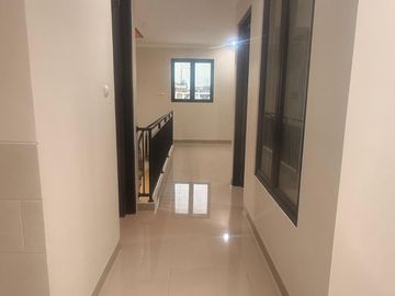 Dijual Rumah di Pulo Asem - Lokasi Strategis!