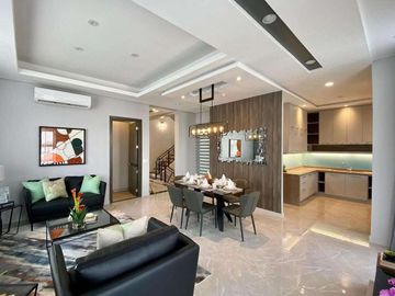 3 Bedroom 2 Car Townhouse for Sale in Congressional Ave., Quezon City