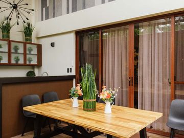 House and Lot for Sale in Multinational Village🏡 Paranaque City