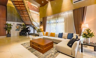 House and Lot for Sale in Multinational Village🏡 Paranaque City
