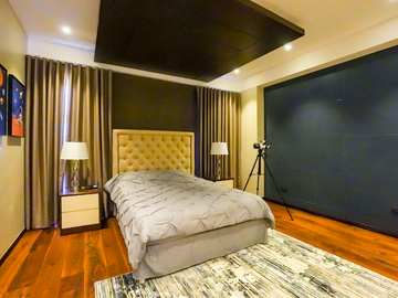 House and Lot for Sale in Multinational Village🏡 Paranaque City