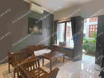Dijual Rumah 2 Lantai di Emerald Garden Bintaro Siap Huni
