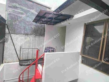 Dijual Rumah 2 Lantai di Emerald Garden Bintaro Siap Huni