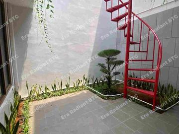 Dijual Rumah By Arsitek 2 Lantai di Emerald  Bintaro Siap Huni