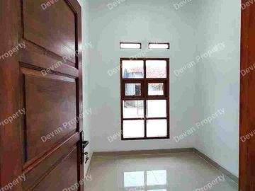 Free kitchen set dan AC plus keramik carport..