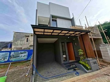 di jual rumah 2 lantai lokasi strategis bebas banjir di cinere limo depok