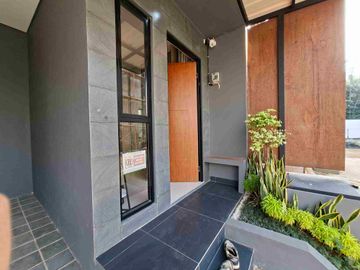 di jual rumah 2 lantai lokasi strategis bebas banjir di cinere limo depok