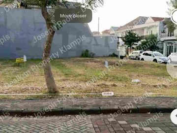 Kavling Hook Depan Lapangan, Dian Istana