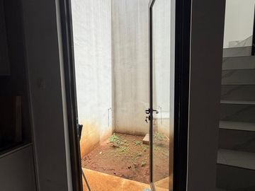 Rumah Baru Selesai Renovasi Shm di Regency Melati Mas Serpong
