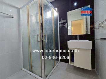 Two-story townhome, 27.2 sq.wa., The Connect 28 Village (Soi 7, end unit), Phloemsin Road, Wacharaphon Road, Sai Mai District, Bangkok.