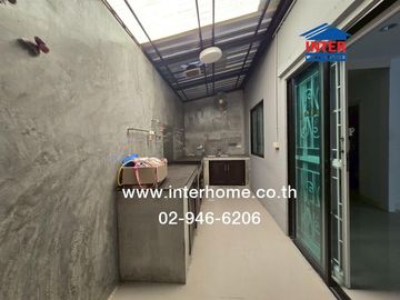 Two-story townhome, 27.2 sq.wa., The Connect 28 Village (Soi 7, end unit), Phloemsin Road, Wacharaphon Road, Sai Mai District, Bangkok.