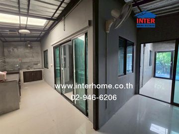 Two-story townhome, 27.2 sq.wa., The Connect 28 Village (Soi 7, end unit), Phloemsin Road, Wacharaphon Road, Sai Mai District, Bangkok.