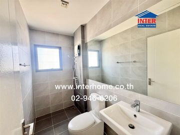 Two-story detached house, 60.1 sq.wah, V-Compound Village, Tiwanon-Rangsit, near The Nine Center Tiwanon, Tiwanon Road, Rangsit-Pathum Thani Road, Mue