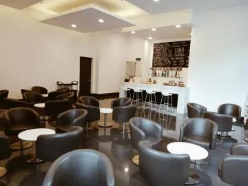 Oficinas En Arriendo Y Venta Diferentes Areas Con Parqueaderos