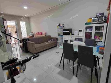 dijual cepat rumah siap huni dua lantai di tengah kota makassar kompleks green leaf andi jemma