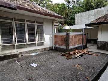 Disewakan Tanah dan Bangunan Ex. Kantor di Sayap Dago, Jl. Raden Patah Kota Bandung