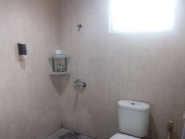 Dijual Rumah 2 lantai Semi Furnished di Rawamangun