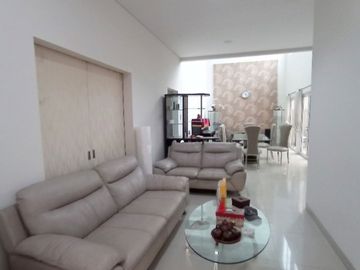 Dijual Rumah 2 lantai Semi Furnished di Rawamangun