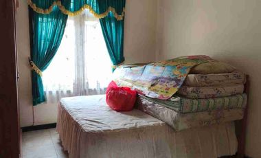 Rumah sewa di kawasan elit, semi furnished siap huni !