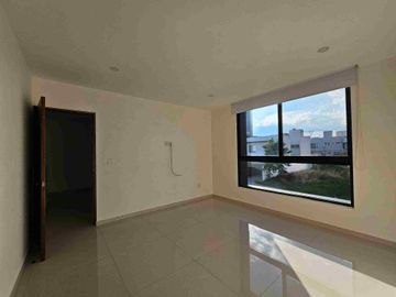 VENTA DE CASA EN JURIQUILLA QUERÉTARO MODERNA, diseño único. en cumbres 1a sección