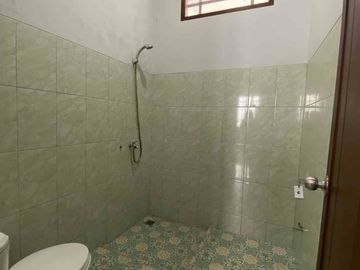 Rumah Baru 2 lantai di Jagakarsa, Jaksel, hook, SHM