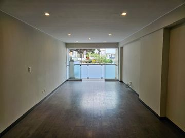 ¡Venta Dpto. 1er. Piso. 144 m², 03 Dorm. 2 Cocheras y 1 Deposito!
