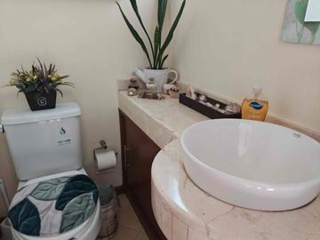 HERMOSA CASA EN VENTA RESIDENCIAL BOSQUES DE LAS FUENTES CALIMAYA A 50 min CDMX SANTA FE