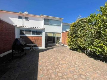 HERMOSA CASA EN VENTA RESIDENCIAL BOSQUES DE LAS FUENTES CALIMAYA A 50 min CDMX SANTA FE