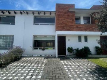 HERMOSA CASA EN VENTA RESIDENCIAL BOSQUES DE LAS FUENTES CALIMAYA A 50 min CDMX SANTA FE