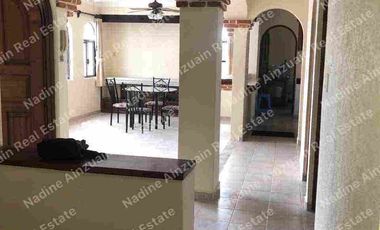CENTRICO DEPARTAMENTO EN RENTA, AMPLIO, 2 RECÁMARAS MÁS ESTUDIO O ÁREA DE TV. 2 BAÑOS COMPLETOS, ALBERCA, POR AV. LA LUNA Y KABAH.