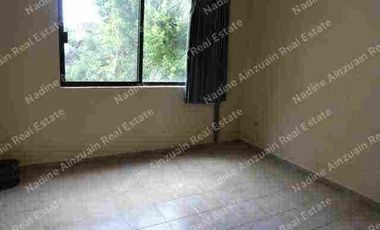 CENTRICO DEPARTAMENTO EN RENTA, AMPLIO, 2 RECÁMARAS MÁS ESTUDIO O ÁREA DE TV. 2 BAÑOS COMPLETOS, ALBERCA, POR AV. LA LUNA Y KABAH.