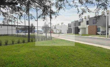 casas en venta en privada con alberca , seguridad y canchas