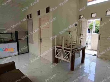 Disewakan Rumah Mungil Terawat Design Modern Minimalis di Area Manahan, Lokasi Sangat Strategis Dekat Kemana Saja