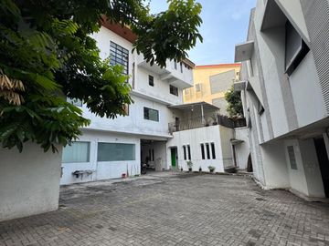 Gedung Eklusif dan Mewah Siap Huni di Kawasan Elite Kebayoran Baru . Dekat ke Scbd dan Mabes Polri