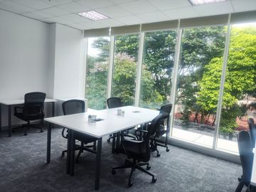 Kantor Unit Furnished 6 Pax Di Wisma BCA Area BSD Tangerang Lokasi Strategis