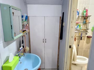 DIJUAL RUMAH CANTIK SEMI FURNISH BLOK TERBAIK HADAP TIMUR DI TAMAN PALEM LESTARI