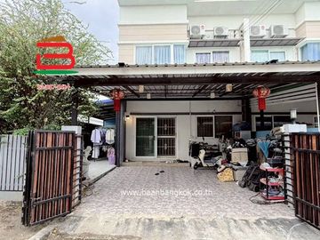 ทาวเฮ้าส์ หมู่บ้านศุภาลัย โนโววิลล์ คลอง 5 (ใกล้สวนน้ำลำลูกกา) เนื้อที่ 30.8 ตรว. อำเภอลำลูกกา ปทุมธานี