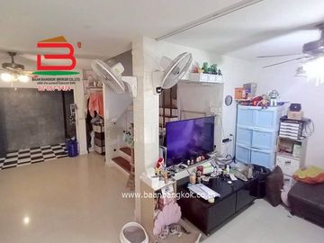 ทาวเฮ้าส์ หมู่บ้านศุภาลัย โนโววิลล์ คลอง 5 (ใกล้สวนน้ำลำลูกกา) เนื้อที่ 30.8 ตรว. อำเภอลำลูกกา ปทุมธานี
