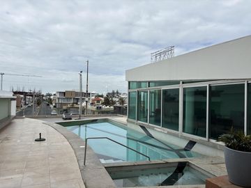 VENTA/RENTA DE PENTHOUSE EN TORRE VELA CON VISTA AL MAR, BOCA DEL RÍO, VER