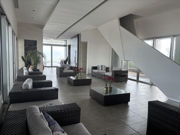 VENTA/RENTA DE PENTHOUSE EN TORRE VELA CON VISTA AL MAR, BOCA DEL RÍO, VER