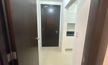 RR06 - 3BR Sky Flat in Garden Towers for Sale