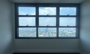 RR06 - 3BR Sky Flat in Garden Towers for Sale