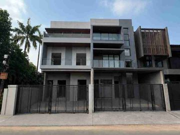 Dijual Rumah Taman Kedoya Baru Brand New House