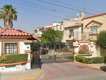 -Casa En Remate Bancario- Villa del Real, Tecámac, Estado de México.