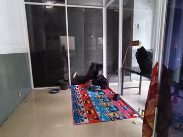 Jual Gudang Pinggir Jalan