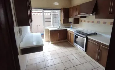 CASA EN REMATE EN PASEO DE LAS PALOMAS 127 EN LAS ALAMEDAS, ATIZAPAN DE ZARAGOZA, MEXICO