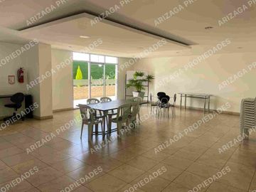 SUITE EN VENTA DE OPORTUNIDAD :  amplia, mucha luz,  excelente  ubicación, con baño y medio y estacionamiento